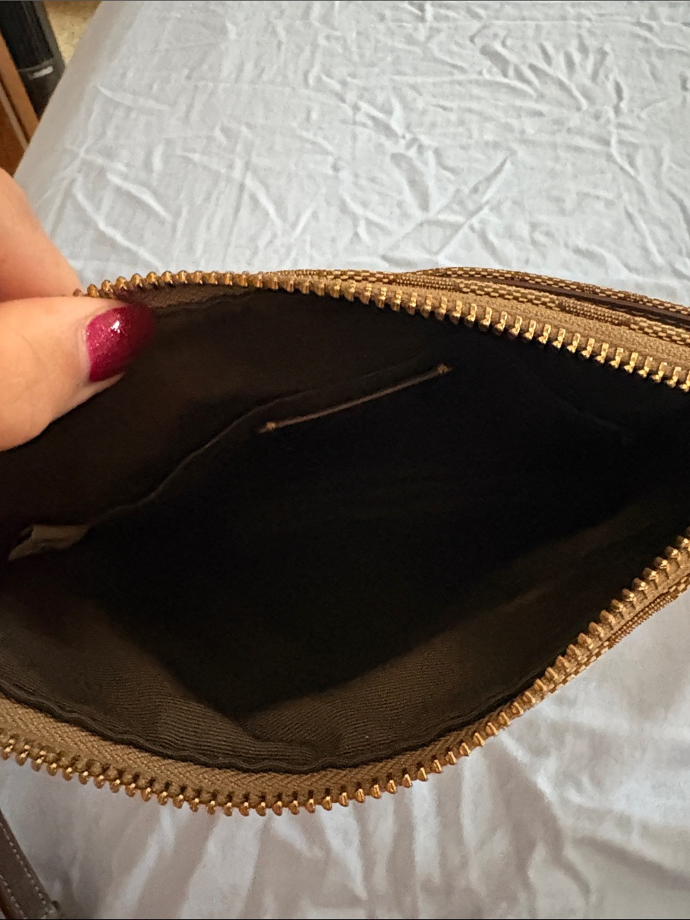 Coach Tan Signature Canvas Crossbody with Gold Hardware - Picture 10 of 11